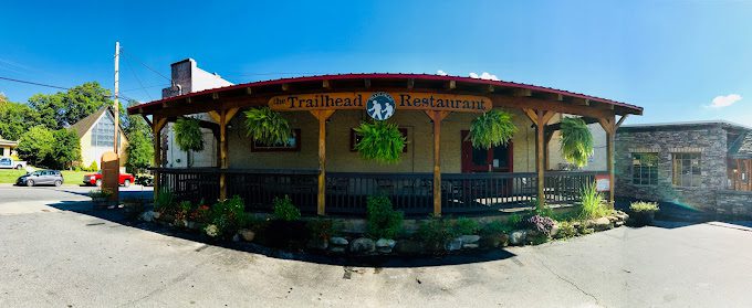 Trailhead Restaurant & Bar